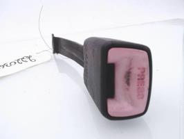 Attache ceinture avant droit
