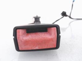 Attache ceinture avant droit