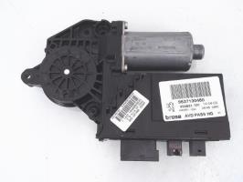Moteur leve vitre avant droit