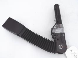 Attache ceinture avant gauche