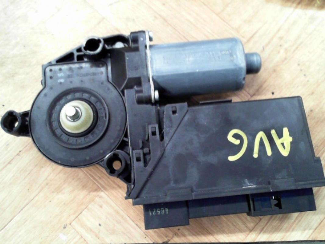 Moteur leve vitre avant gauche