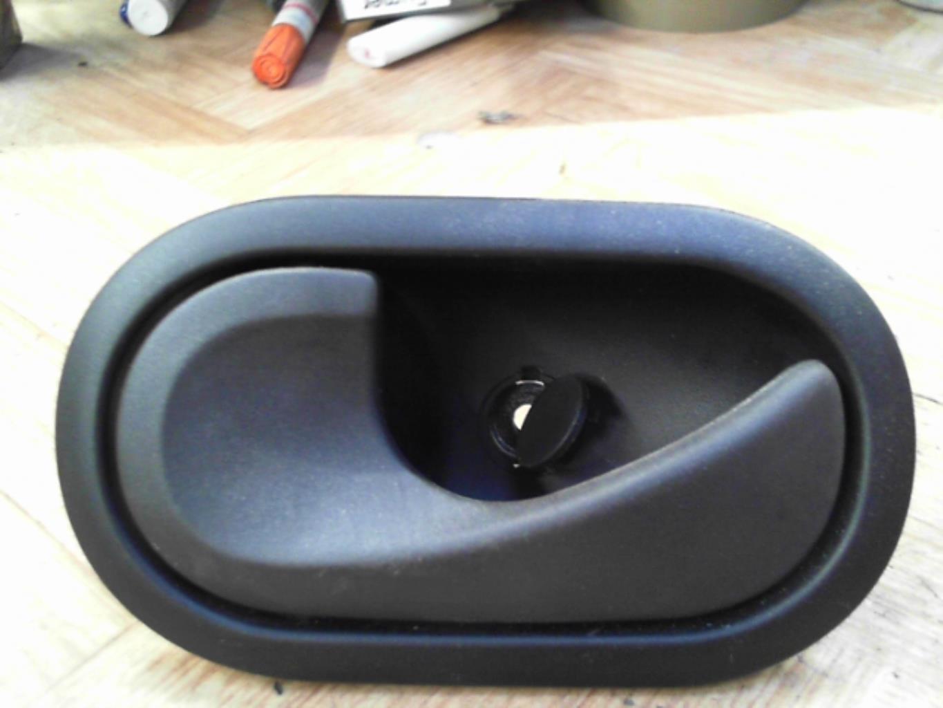 Poignee interieur avant gauche