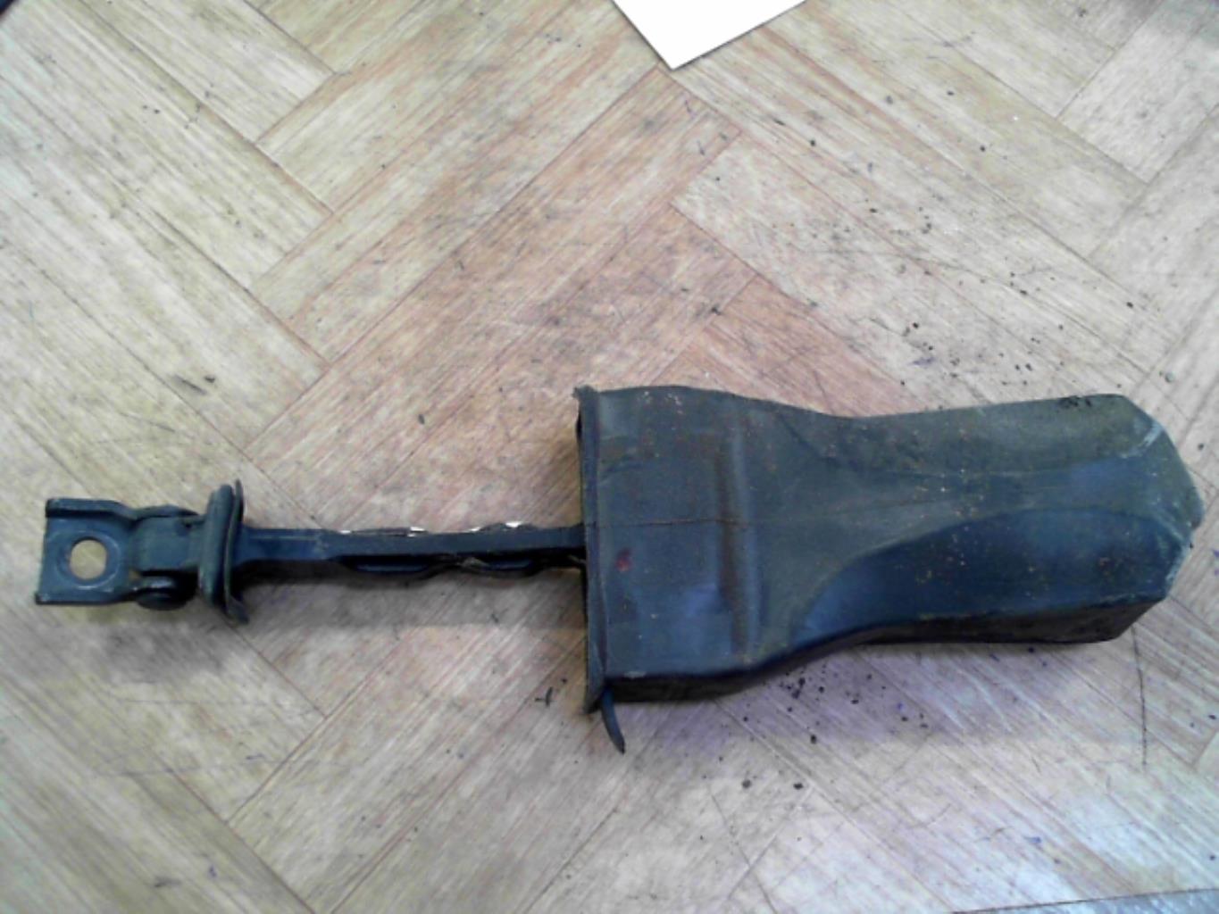 Arresto portiera anteriore destra