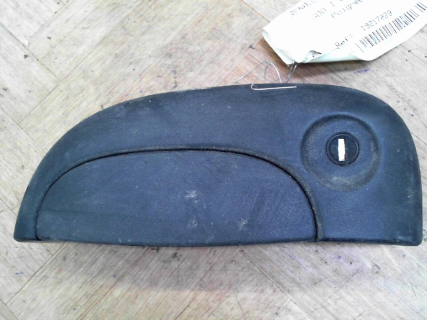 Poignee porte avant gauche