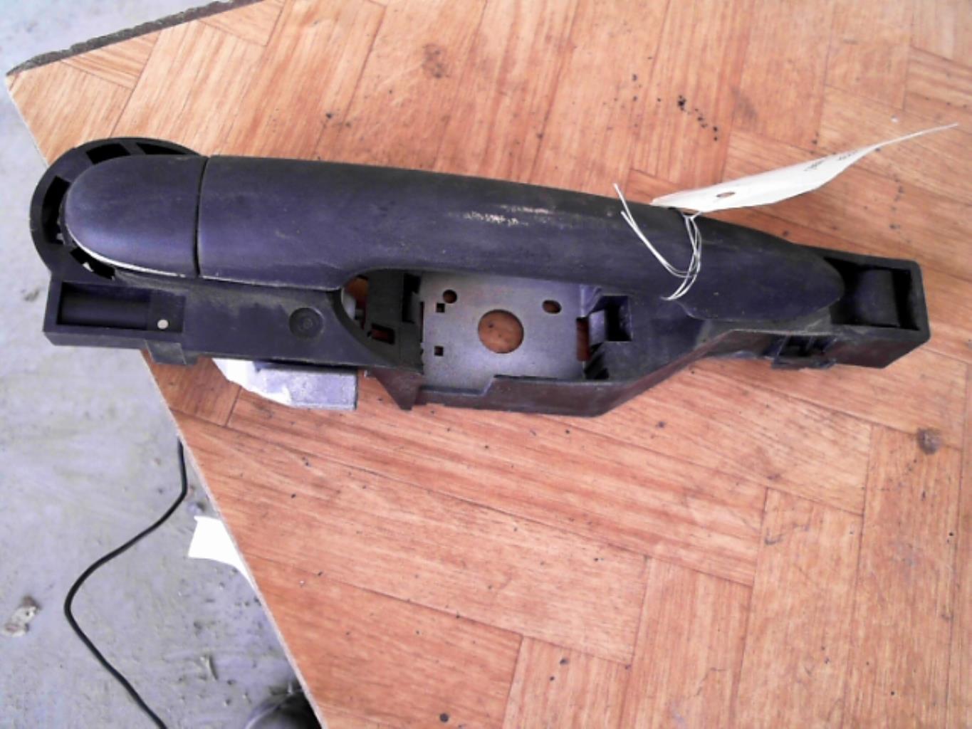 Poignee porte avant droit