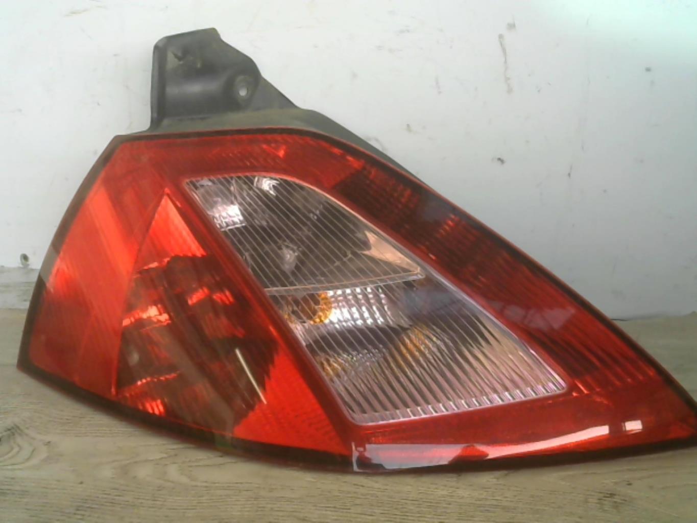 Fanale posteriore principale sinistro (luci)