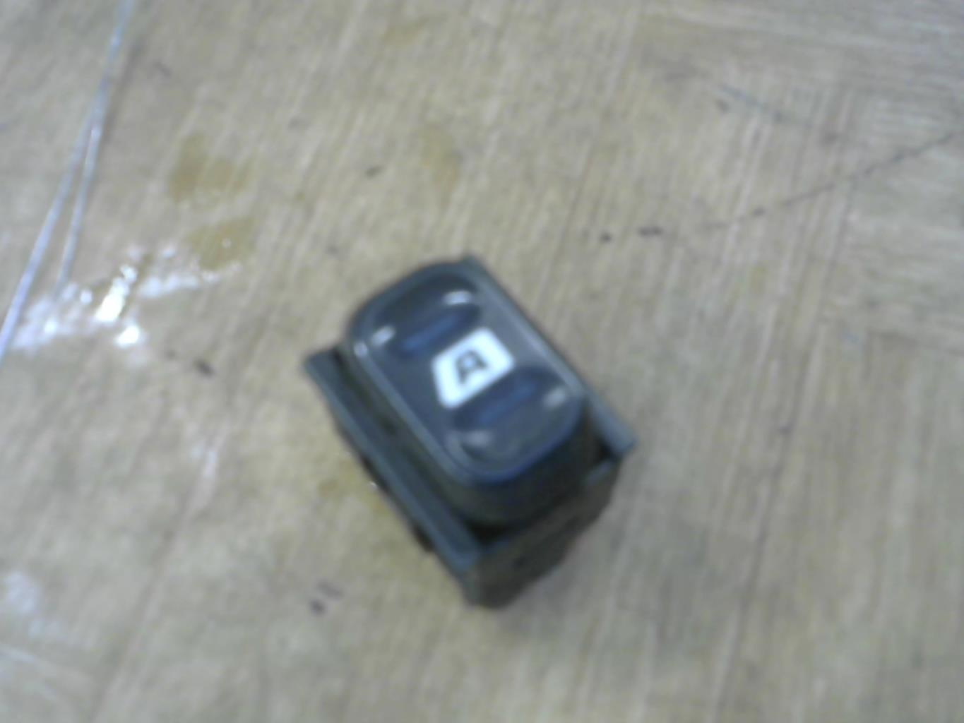 Interruptor de elevalunas