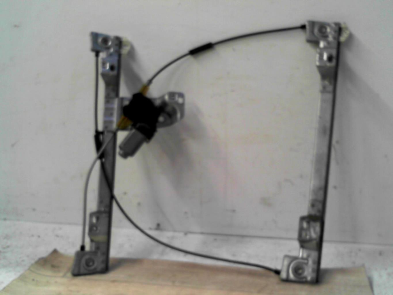 Leve vitre electrique avant droit