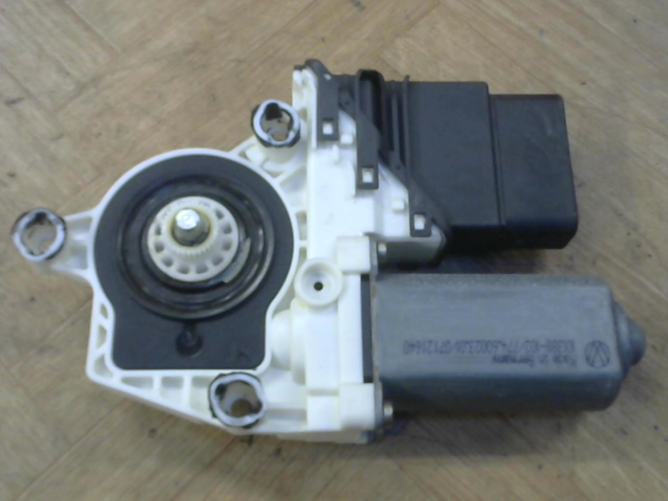 Moteur leve vitre arriere droit