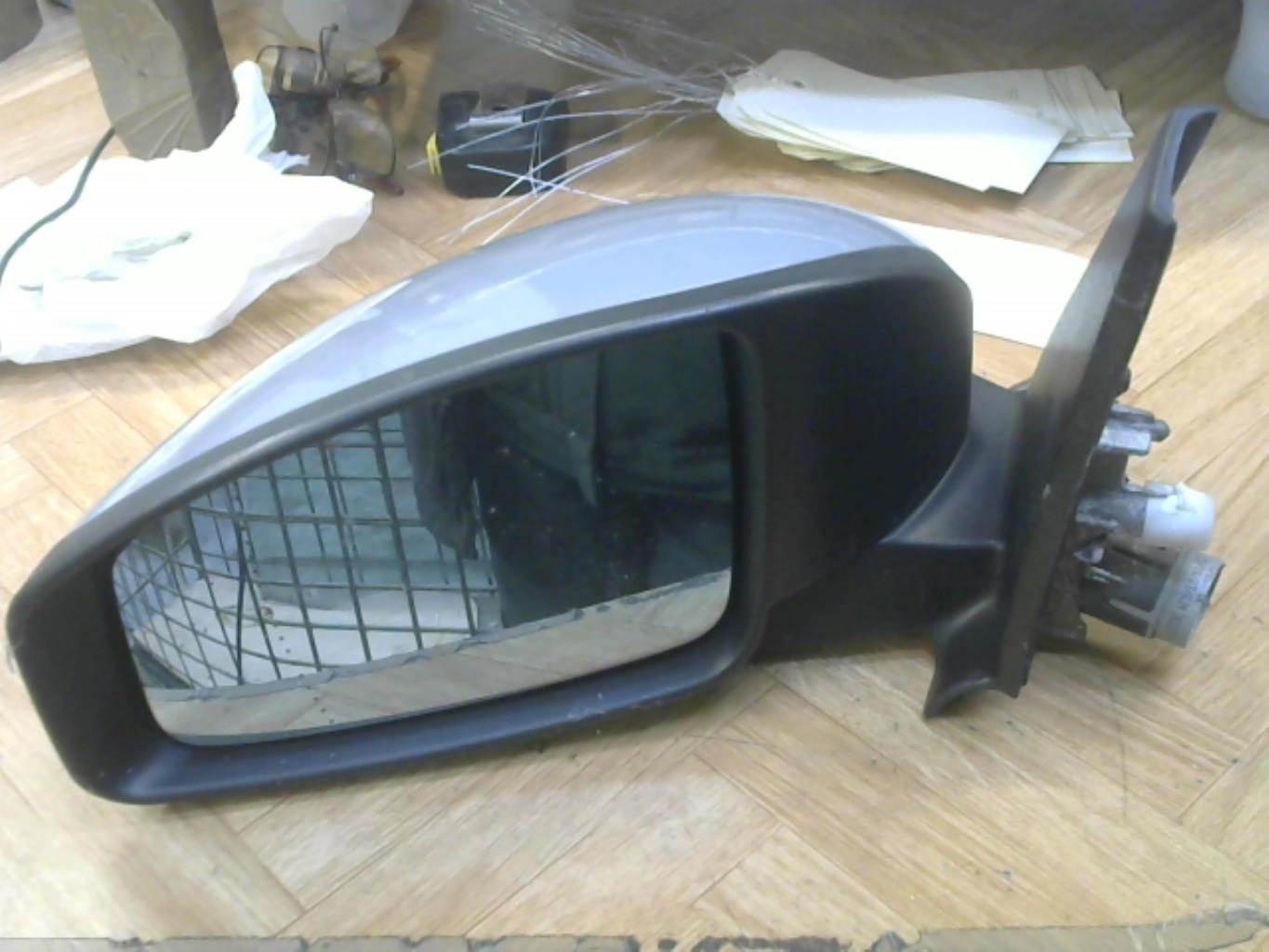 Retrovisor izquierdo