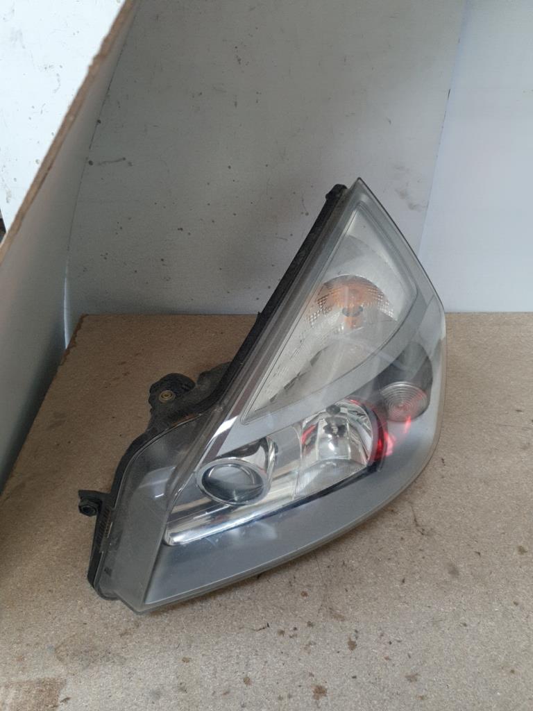 Gruppo ottico anteriore principale sinistro (luci)(faro)