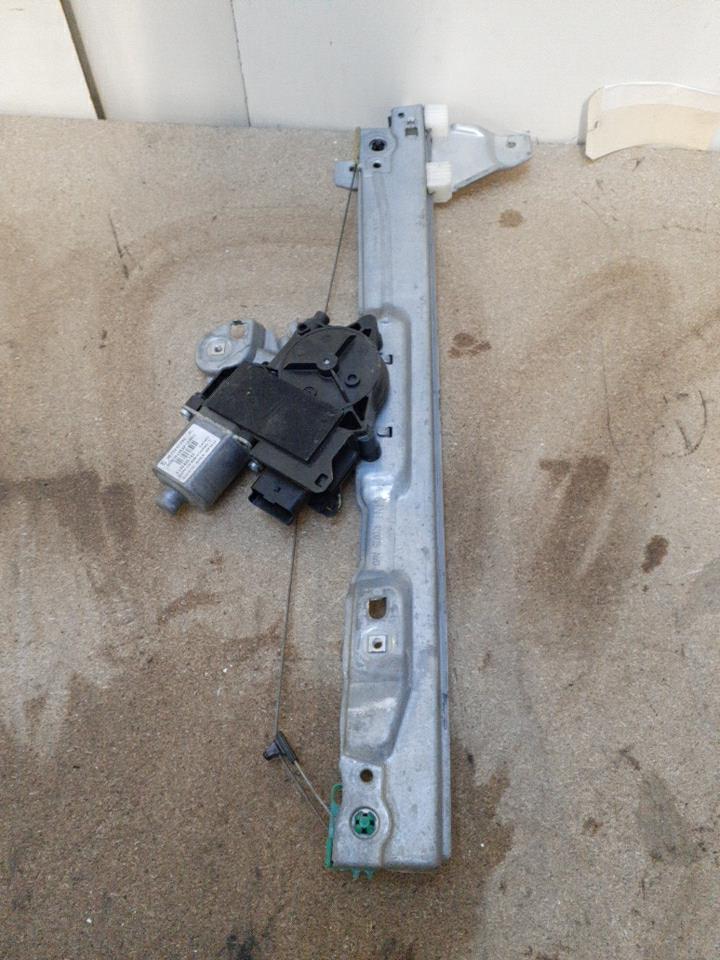 Leve vitre electrique avant droit