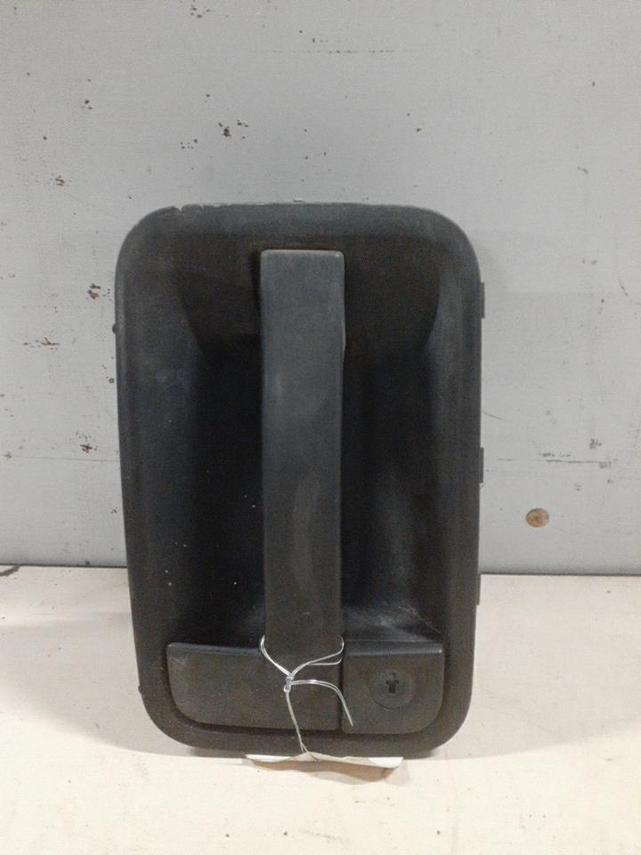 Poignee porte avant droit
