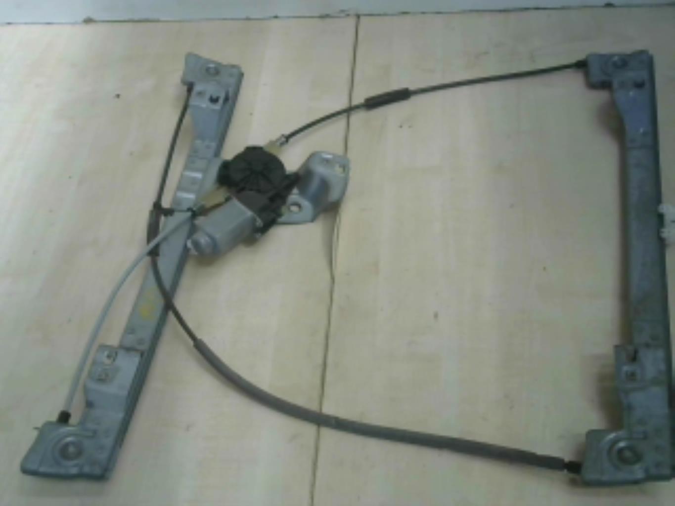 Leve vitre electrique avant droit