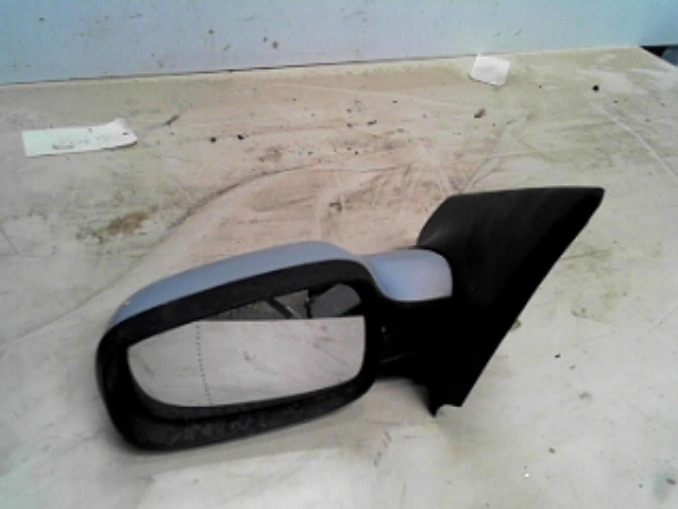 Retrovisor izquierdo