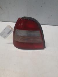 Fanale posteriore principale sinistro (luci)