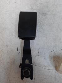 Attache ceinture avant droit