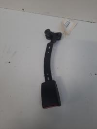 Attache ceinture avant droit