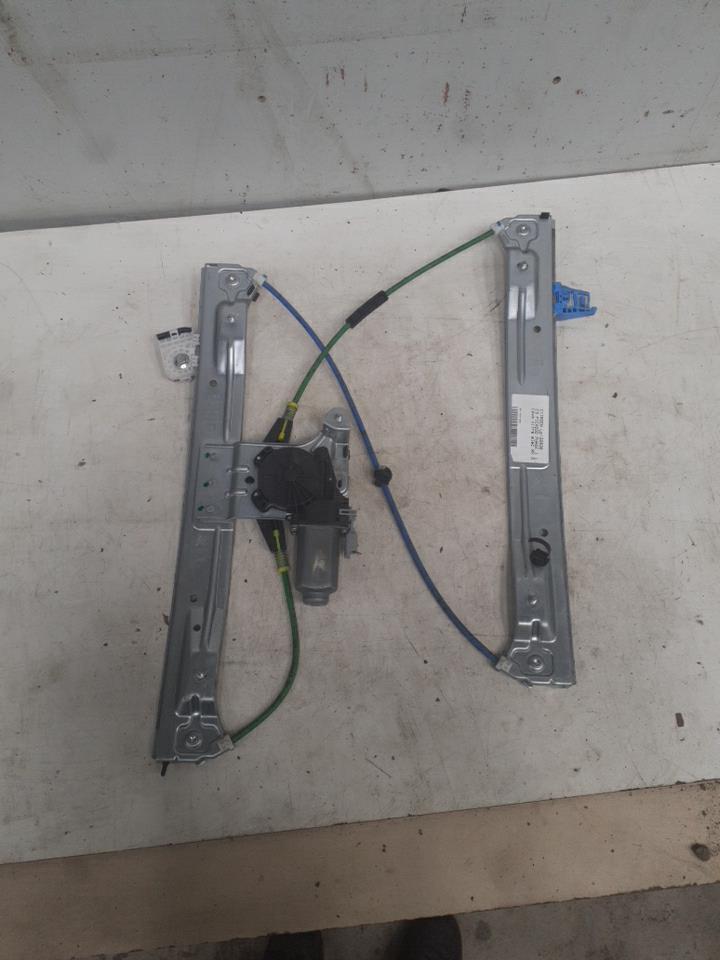 Leve vitre electrique avant droit