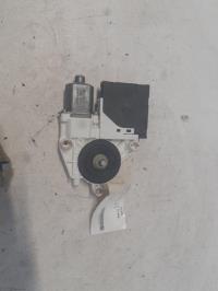 Moteur leve vitre avant droit