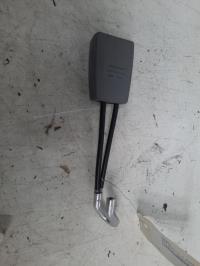 Attache ceinture arriere gauche