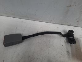 Attache ceinture avant droit