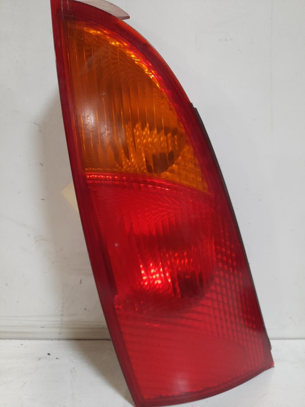 Fanale posteriore principale sinistro (luci)