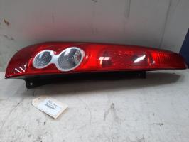 Fanale posteriore principale sinistro (luci)