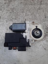 Moteur leve vitre avant droit