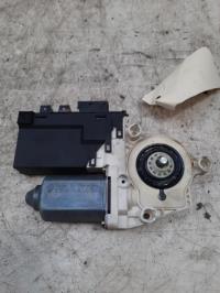 Moteur leve vitre avant gauche