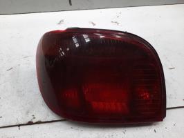 Fanale posteriore principale sinistro (luci)