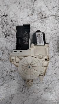 Moteur leve vitre avant droit