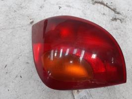 Fanale posteriore principale sinistro (luci)