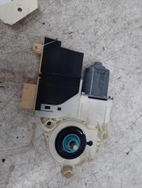 Moteur leve vitre avant droit