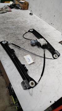 Leve vitre electrique avant gauche