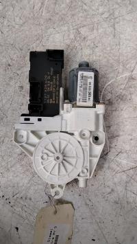 Moteur leve vitre avant droit