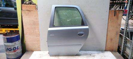 Puerta trasera izquierda