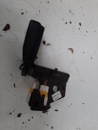 Attache ceinture arriere droit