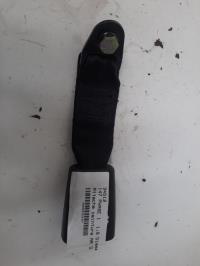 Attache ceinture arriere droit