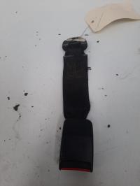Attache ceinture arriere droit