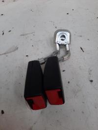 Attache ceinture arriere gauche