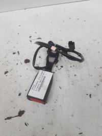 Attache ceinture avant droit