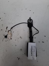 Attache ceinture avant gauche
