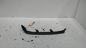 Enjoliveur moustache optique avant droit