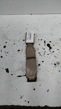 Attache ceinture arriere droit