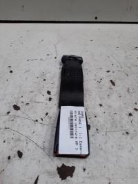 Attache ceinture arriere droit