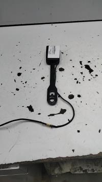 Attache ceinture avant droit