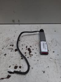 Attache ceinture avant gauche
