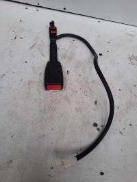 Attache ceinture avant gauche
