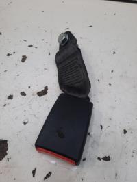 Attache ceinture arriere droit